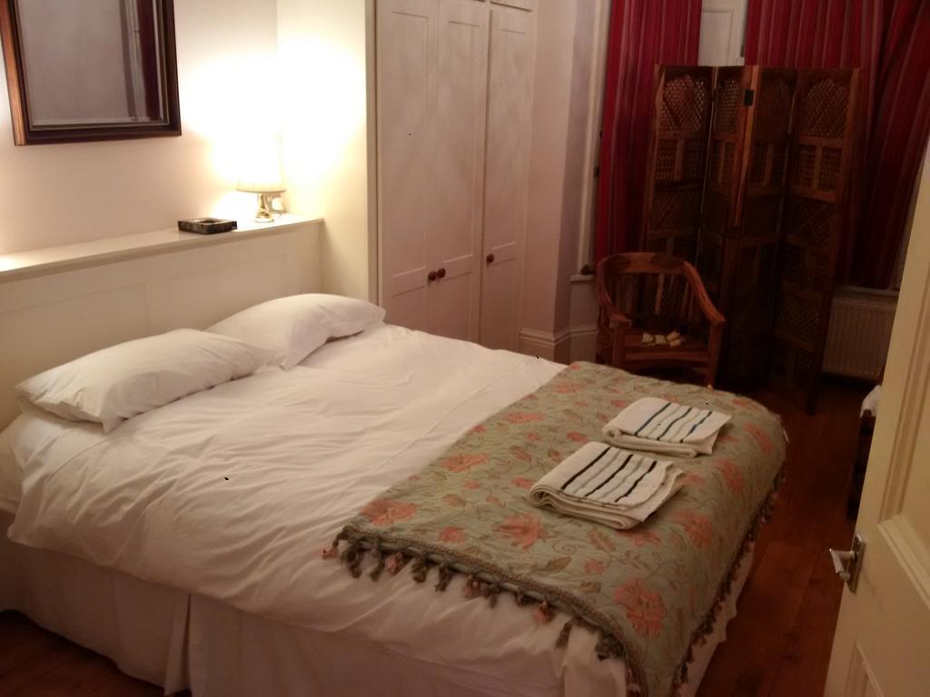 Апартаменты Luxury Holland Park, Sleeps 2, Free S'Fast Wifi Лондон Экстерьер фото